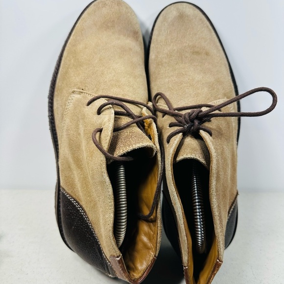 Johnston and Murphy Copeland Chukka Size 8M